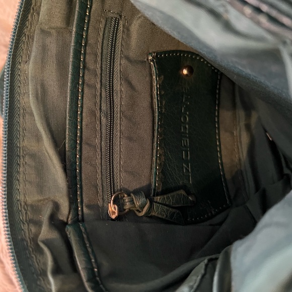 Liz Claiborne faux leather bag - long adjustable strap - Picture 6 of 10